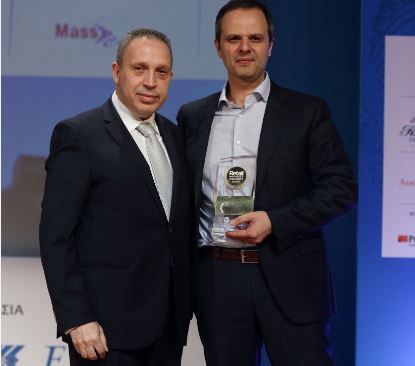 Public: Retailer of the Υear 2016 στα Retail Awards
