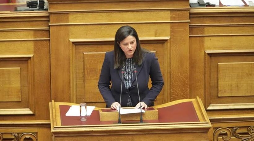 Βουλή: Κεραμέως κατά Φίλη και ΑΝΕΛ για μνημόνιο και ελληνική ιθαγένεια