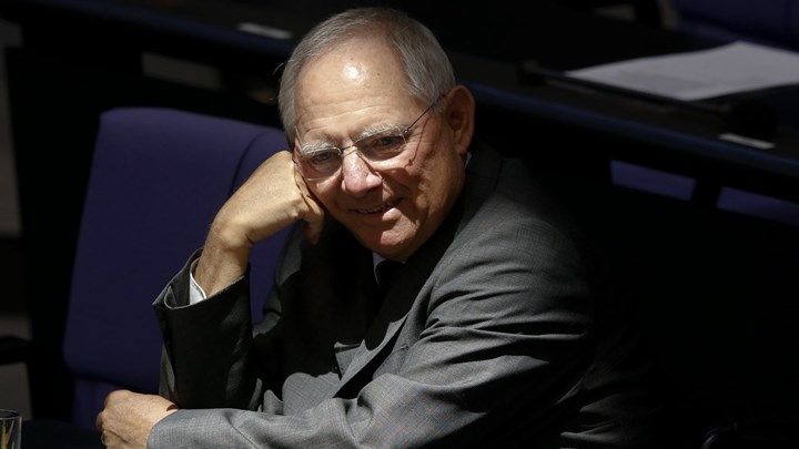 Tagesspiegel: Το νέο επικίνδυνο πόκερ του Σόιμπλε