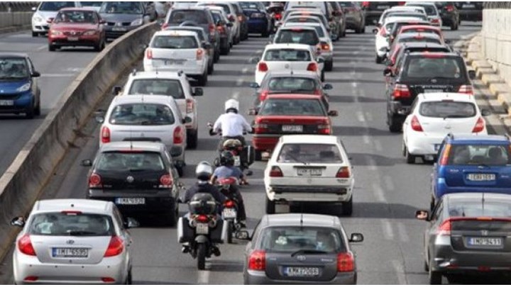 Πτώση στην παραγωγή ασφαλίστρων στα αυτοκίνητα