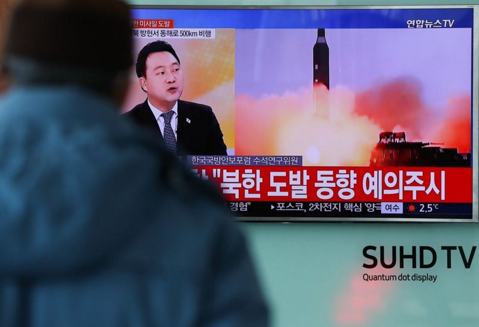 Mέσου βεληνεκούς ο πύραυλος που εκτόξευσε η Βόρεια Κορέα – Έφτασε σε ύψος 550 χλμ