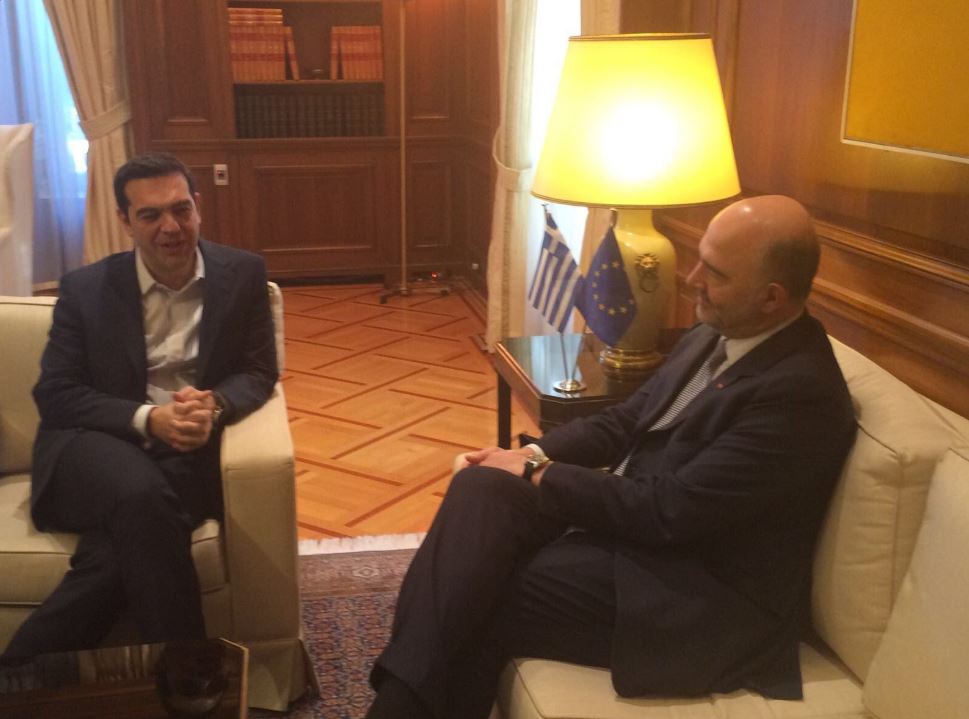 Οι φωτογραφίες του Μοσκοβισί από την Αθήνα – ΦΩΤΟ