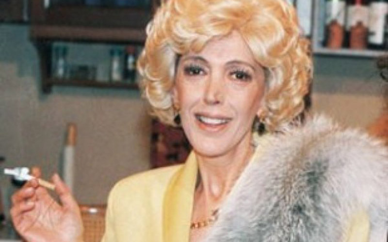 Την αγαπήσαμε ως “Ντένη Μαρκορά” στους “Δύο Ξένους” – Αυτή είναι η ζωή της Ντίνας Κώνστα