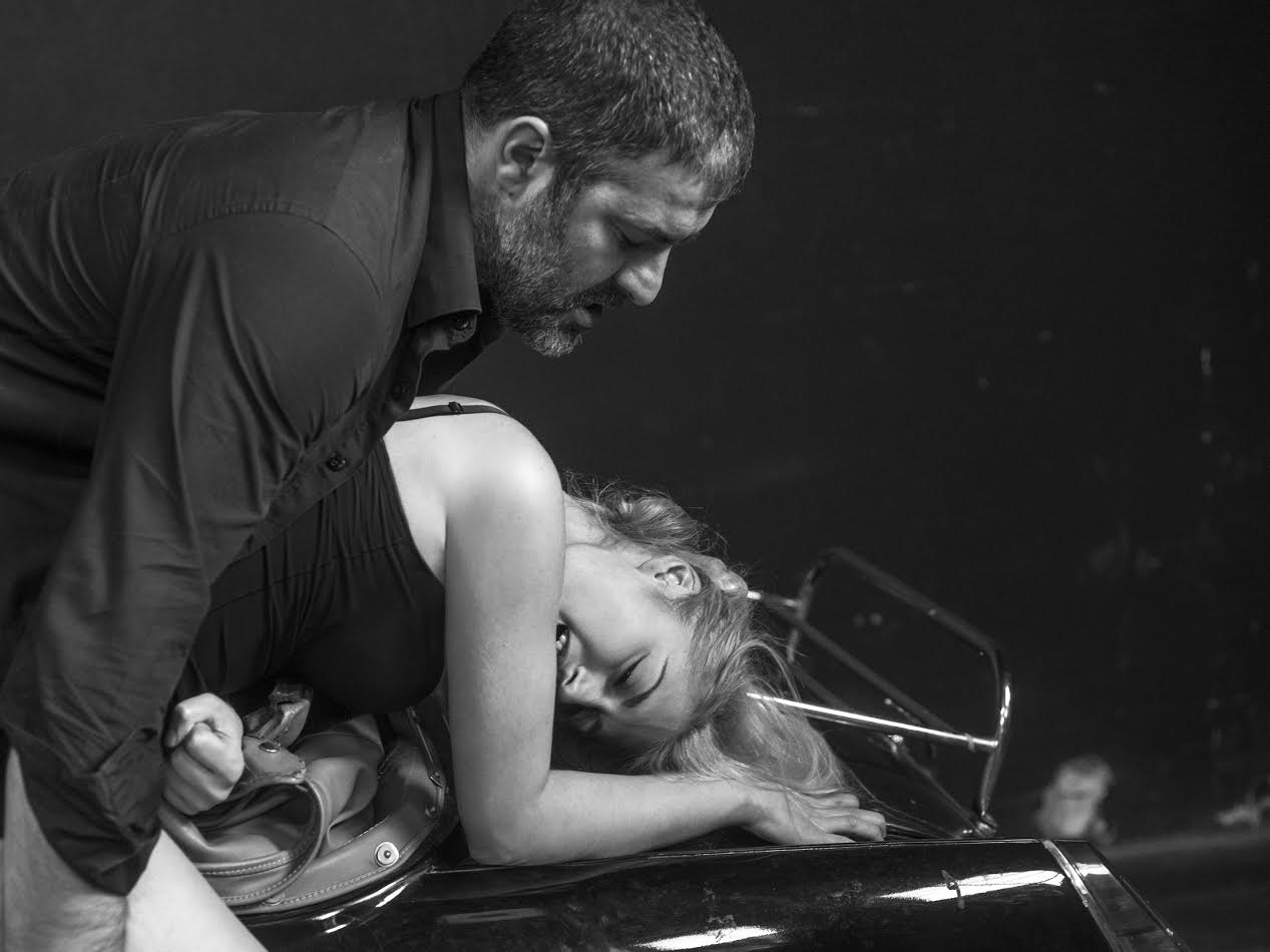 Hardcore σκηνές για τη Δεσποινίδα Τζούλια