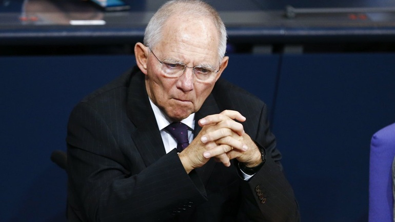 La Tribune: Η παγίδα του Σόιμπλε για το Grexit και το “σκουλήκι” ΔΝΤ