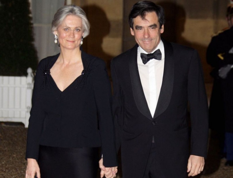 Ο Φιγιόν ζήτησε συγγνώμη, αλλά δεν αποσύρεται