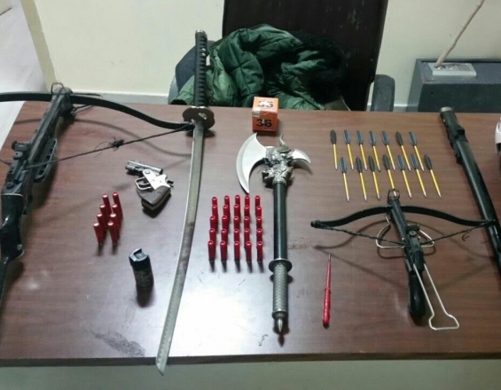 Συνελήφθη 48χρονος που έκρυβε στο σπίτι του μίνι οπλοστάσιο