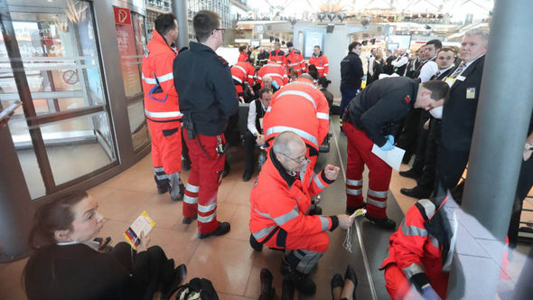 Τουλάχιστον 50 άνθρωποι με αναπνευστικά προβλήματα στο αεροδρόμιο του Αμβούργου – ΦΩΤΟ