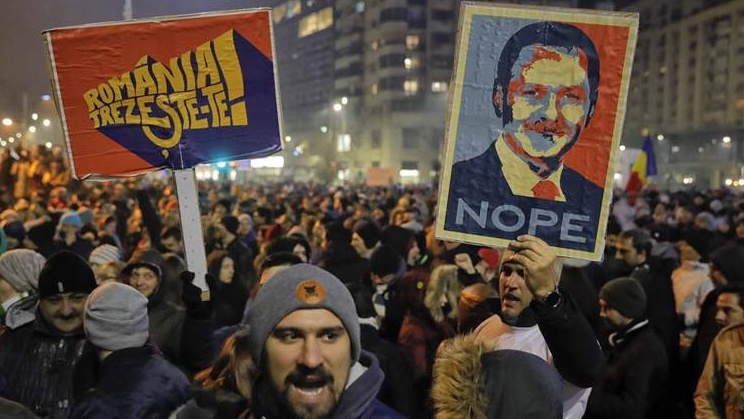 Ρουμανία-Η κυβέρνηση κατάργησε το διάταγμα για υποθέσεις διαφθοράς