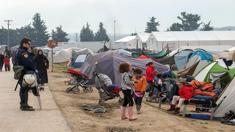 Spiegel: Η Ευρώπη αγνοεί τη δυστυχία των προσφύγων στην Ελλάδα
