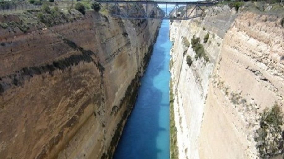 Βουτιά θανάτου για 48χρονο από τη γέφυρα του Ισθμού