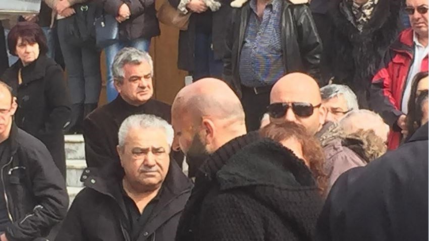 Σπαρακτικές εικόνες στην Πτολεμαΐδα – Τραγική φιγούρα ο πατέρας που έχασε σύζυγο και παιδί – ΒΙΝΤΕΟ