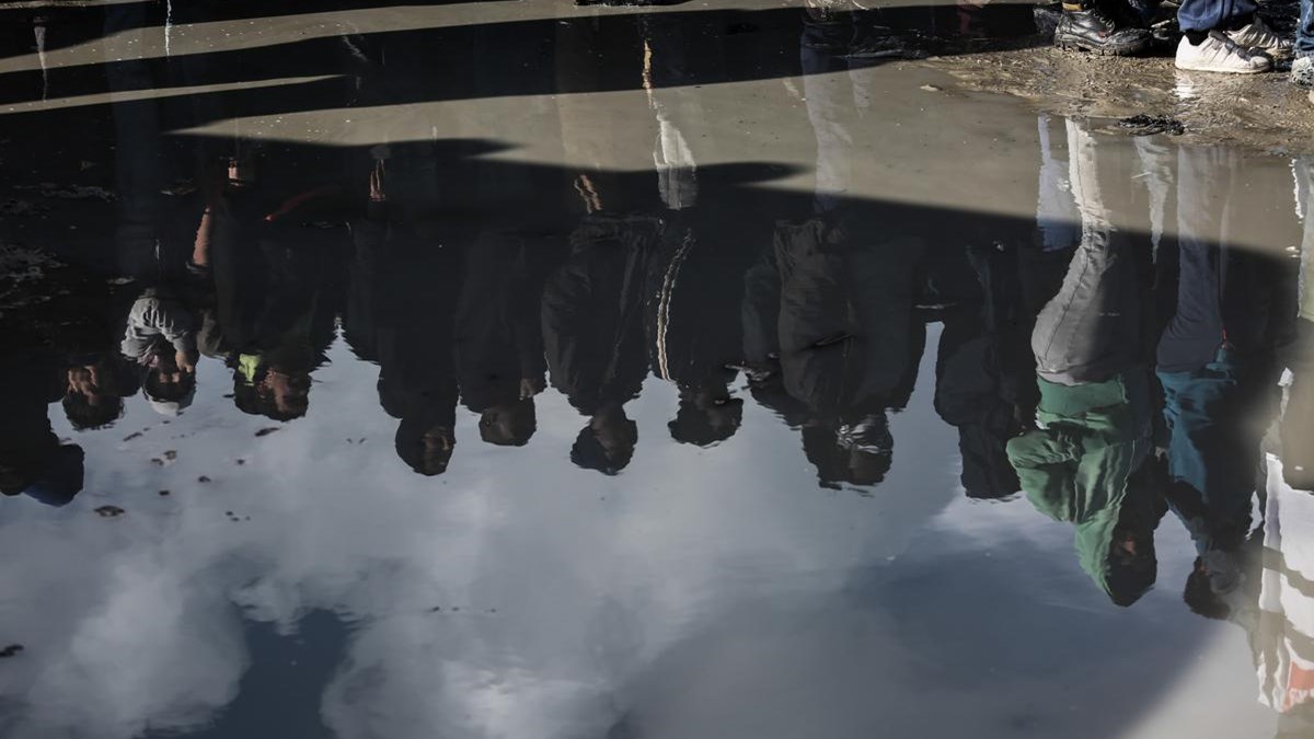 Εργαζόμενοι σε καταυλισμό πουλούσαν ναρκωτικά σε πρόσφυγες