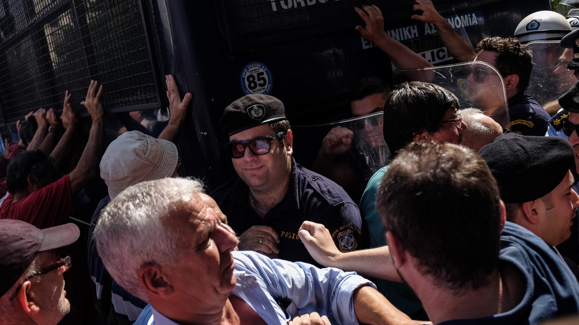 Ένταση στο κέντρο της Αθήνας – ΤΩΡΑ