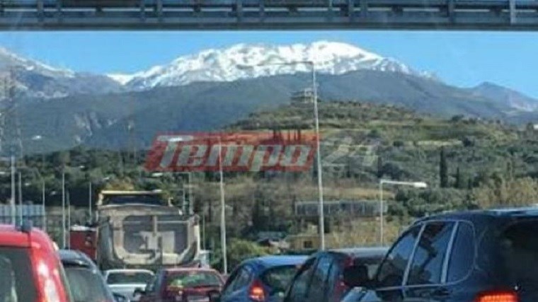 Σύγκρουση νταλίκας με Ι.Χ. στην Πάτρα – Ουρές χιλιομέτρων – ΤΩΡΑ – ΦΩΤΟ