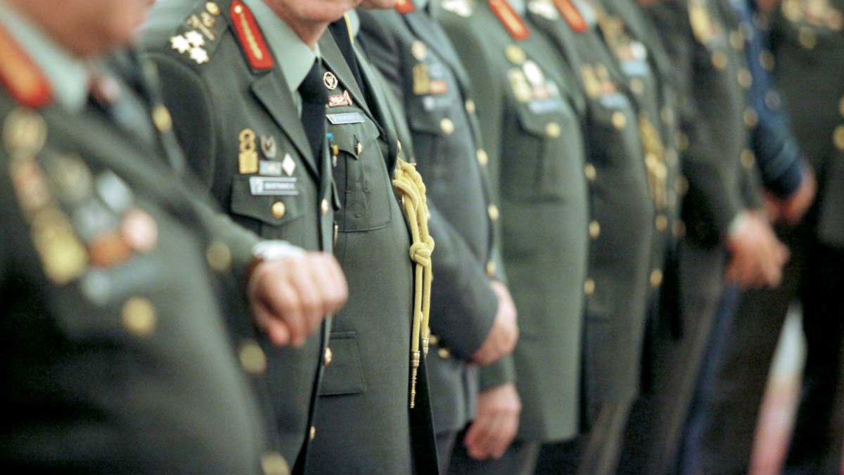 Ελεγκτικό συνέδριο για ειδικά μισθολόγια: Επιστρέψτε περικοπές δύο ετών