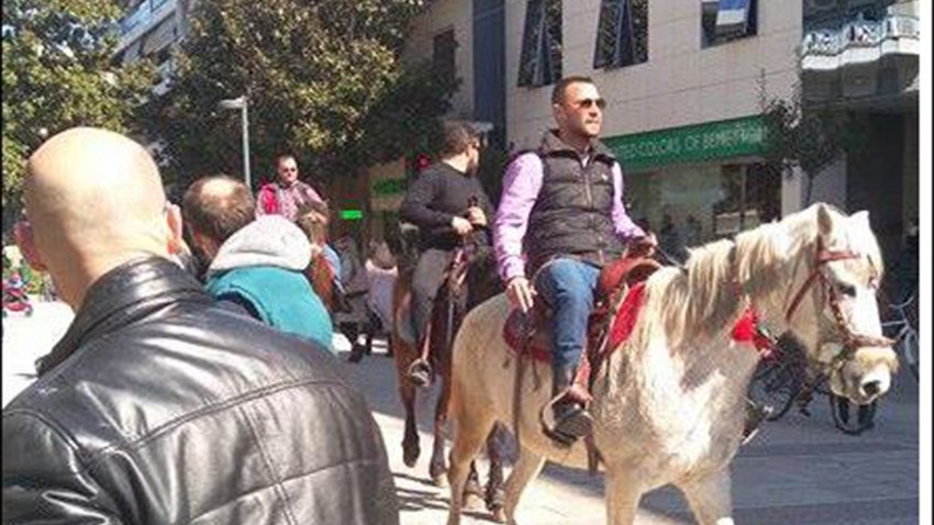 Βγήκαν οι “Καβαλάρηδες” στους δρόμους των Τρικάλων – ΒΙΝΤΕΟ