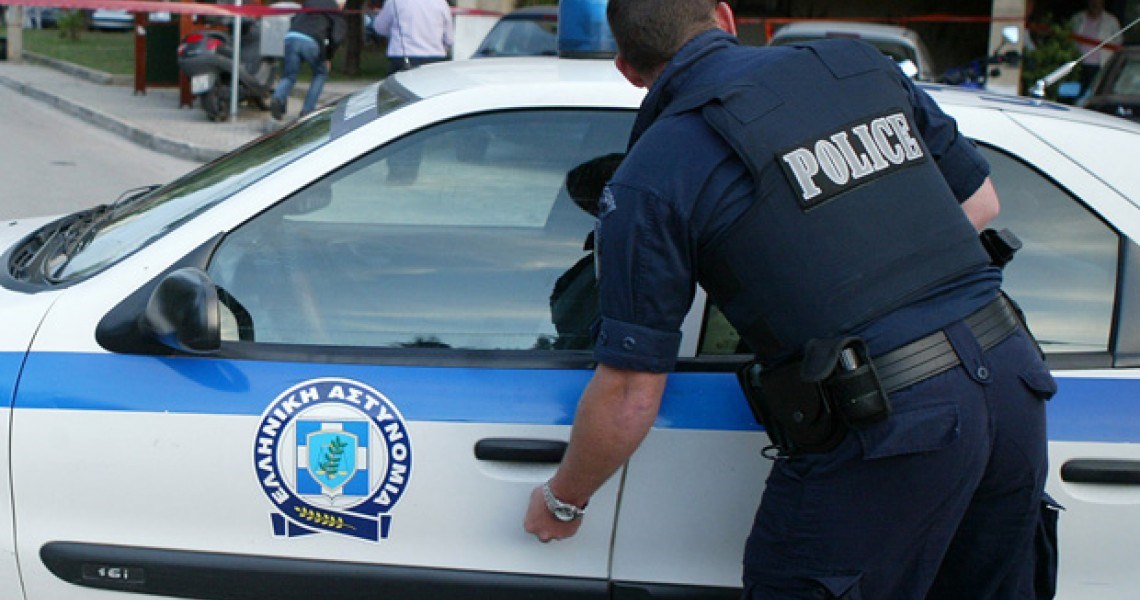 Συνελήφθη 45χρονη για σωματεμπορία και ενδοοικογενειακή βία