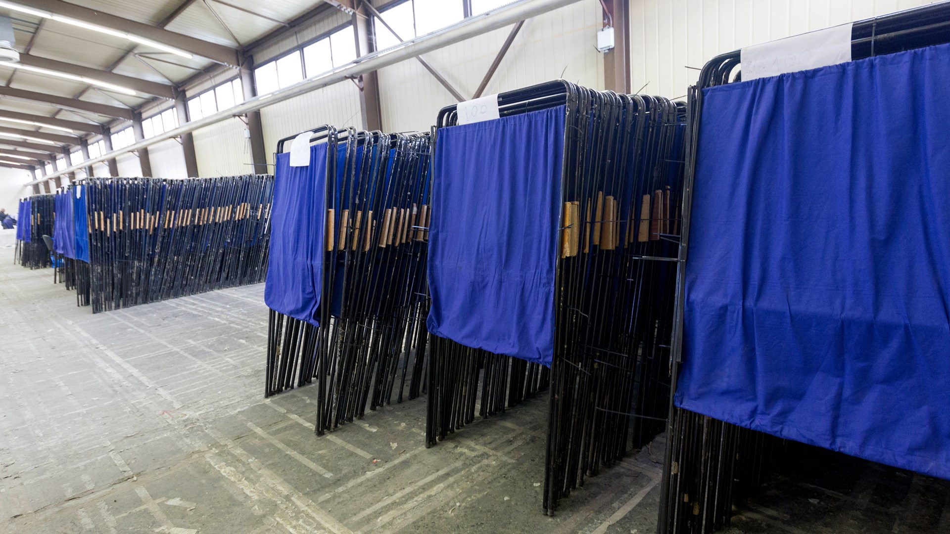 Η μυστική ψηφοφορία με το… ανοιχτό παραβάν στα Τρίκαλα – ΦΩΤΟ