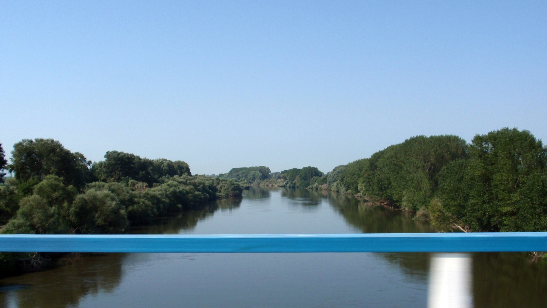 Τούρκος έκανε… βαρκάδα στον Έβρο με 13.500 φιαλίδια υγρού για ηλεκτρονικό τσιγάρο