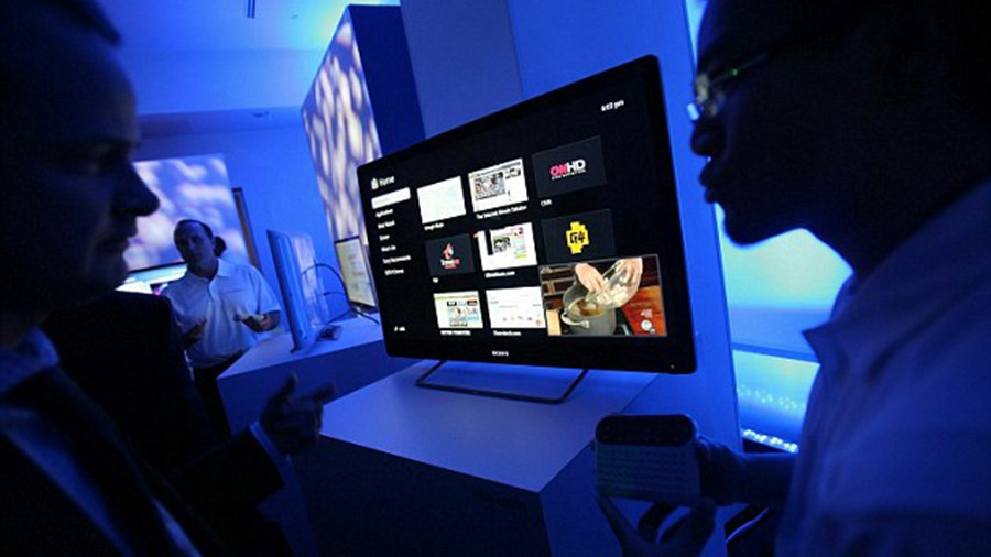 Έτσι μας παρακολουθούσαν μέσω της τηλεόρασής μας