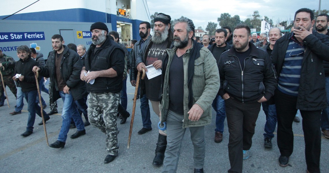 «Δεν υπάρχουν κομματικές σημαίες για τη σημερινή διαμαρτυρία» λένε οι Κρητικοί αγρότες