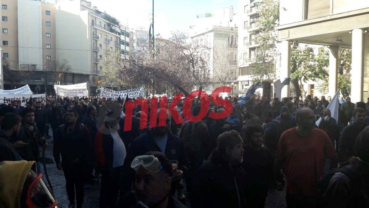 Κλειστοί δρόμοι από το συλλαλητήριο των αγροτών – ΤΩΡΑ