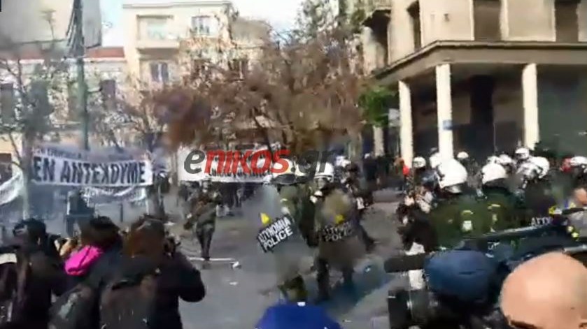 Νέο βίντεο από την ένταση με τους αγρότες – Ξύλο μετά μουσικής – ΒΙΝΤΕΟ