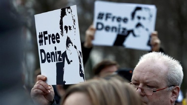 Επαφή με τον κρατούμενο ανταποκριτή της Welt ζητά η Γερμανία από την Τουρκία