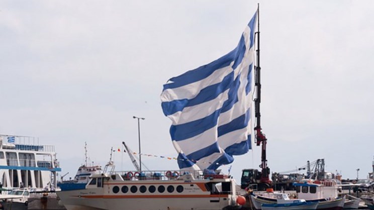 Η μεγαλύτερη ελληνική σημαία υψώθηκε στην Κάλυμνο – ΒΙΝΤΕΟ – ΦΩΤΟ