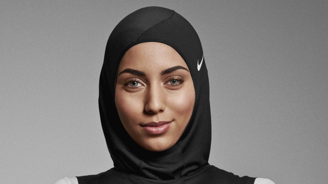 Χιτζάμπ για μουσουλμάνες αθλήτριες λανσάρει η Nike – ΦΩΤΟ