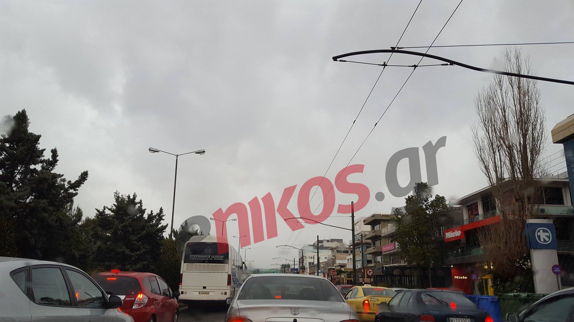 Χάος στους δρόμους από τη βροχή – ΦΩΤΟ. Στείλε τη φωτογραφία σου