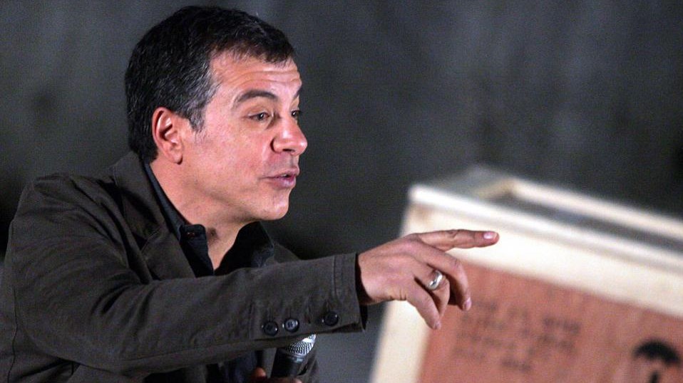 Ο Θεοδωράκης “κάρφωσε” Τσίπρα, Μητσοτάκη και Γεννηματά για τα ποδοσφαιρικά tweets