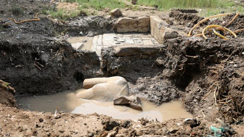 “Στο φως” κολοσσιαίο άγαλμα πιθανότατα του Φαραώ Ραμσή Β’ – ΦΩΤΟ