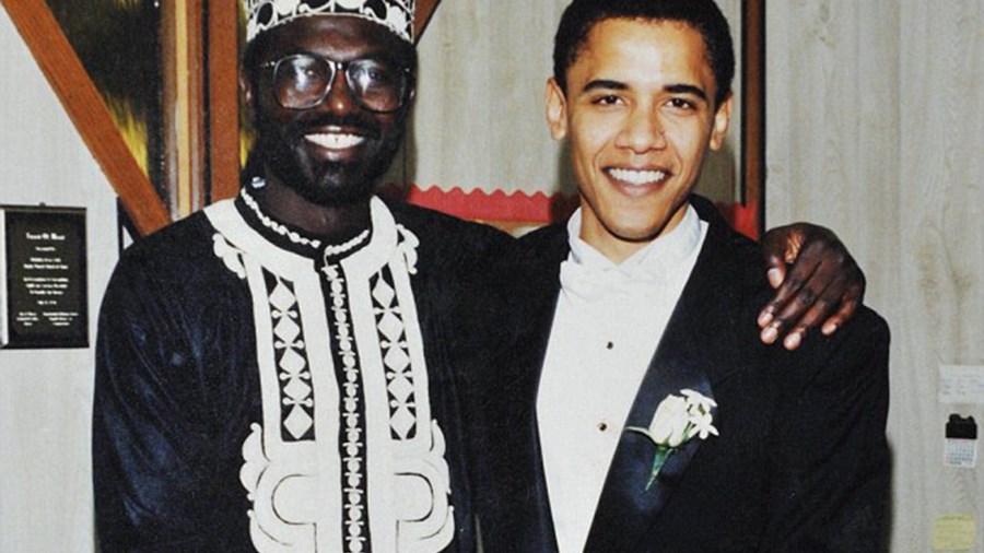 Το πιστοποιητικό γεννήσεως του Ομπάμα βγάζει στη φόρα ο αδελφός του – ΦΩΤΟ