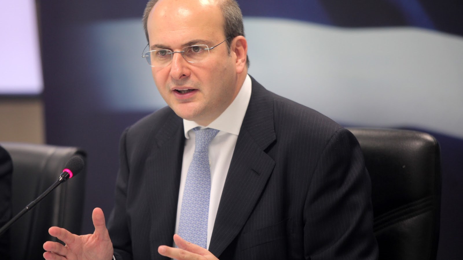 Χατζηδάκης: «Δεν σκοπεύουμε να γίνουμε ΣΥΡΙΖΑ νούμερο 2»