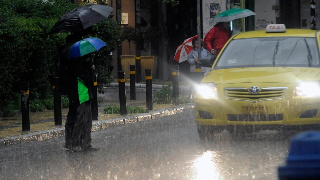 Εικόνες από τα προβλήματα στην Αττική λόγω της έντονης βροχόπτωσης – ΒΙΝΤΕΟ