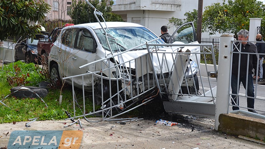 Αυτοκίνητο εισέβαλε σε αυλή σπιτιού στη Σπάρτη – ΦΩΤΟ
