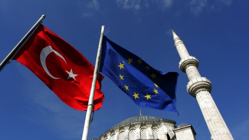 Η Ε.Ε. “παγώνει” εν μέρει τη χρηματοδότηση από τον Μηχανισμό Προενταξιακής Βοήθειας προς την Τουρκία