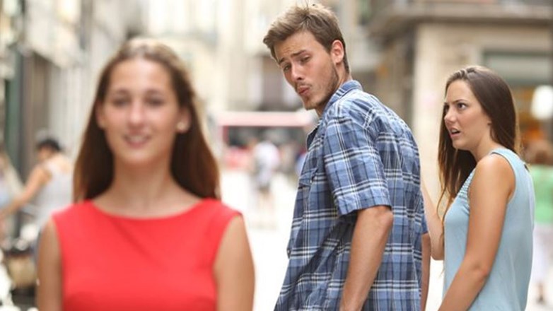 Έρευνα: Τι είναι αυτό που κάνει τους άνδρες να ξενοκοιτάζουν;