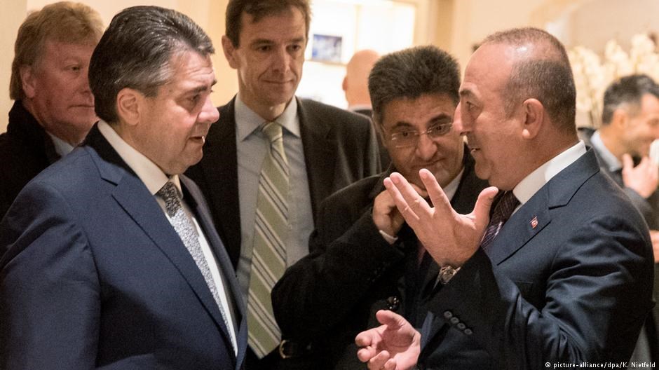 Εξοργισμένοι οι Ολλανδοί με Τσαβούσογλου: Αθέτησε τη δέσμευσή του