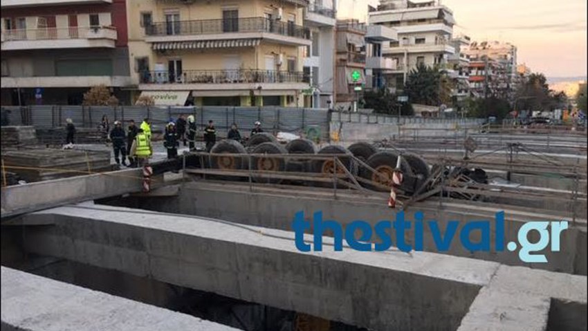 Οι πρώτες εικόνες από την ανατροπή γερανού στο εργοτάξιο του Μετρό – ΒΙΝΤΕΟ