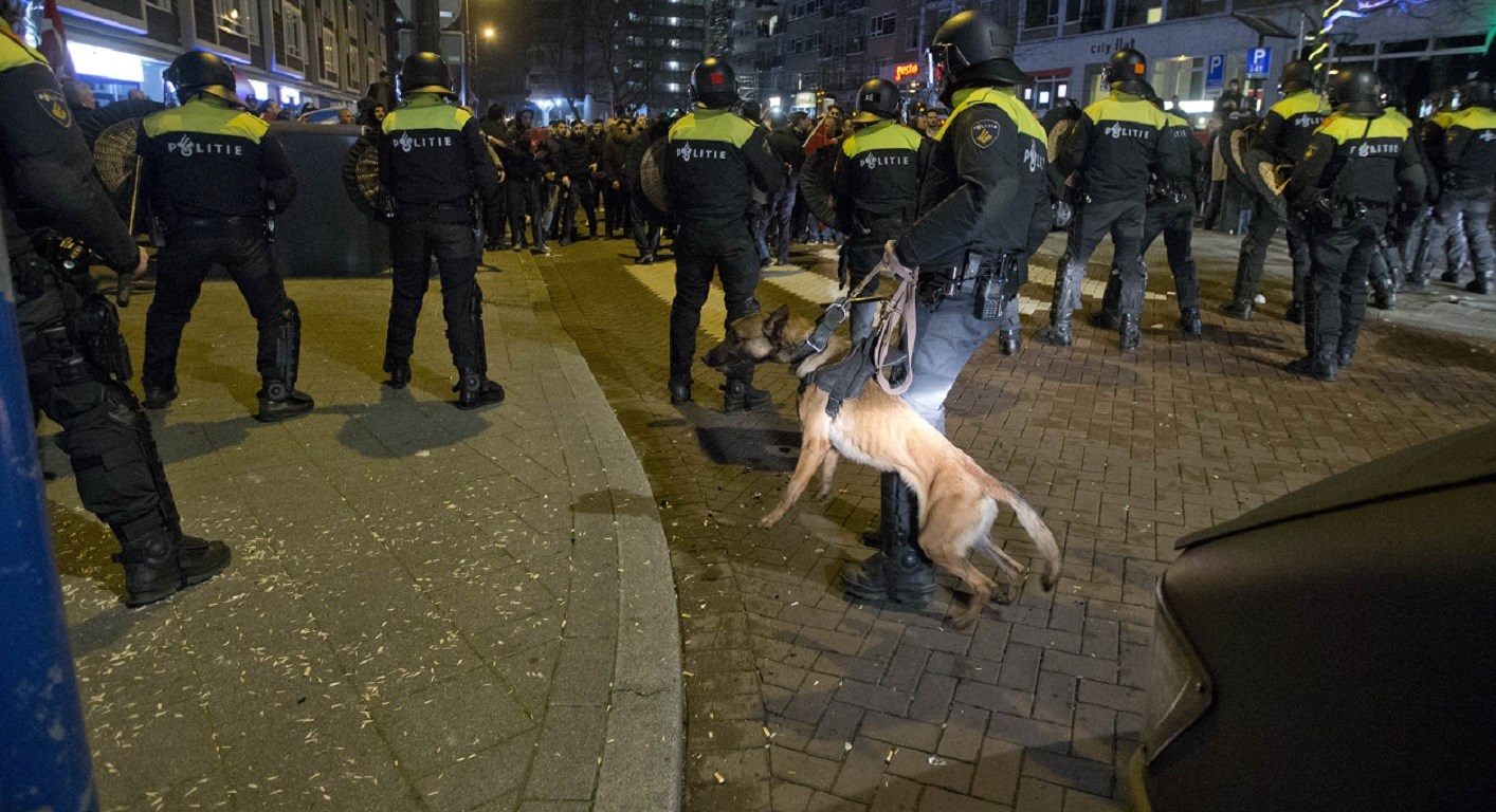 Πως έζησαν οι Έλληνες της Ολλανδίας τα επεισόδια στο Ρότερνταμ – ΒΙΝΤΕΟ