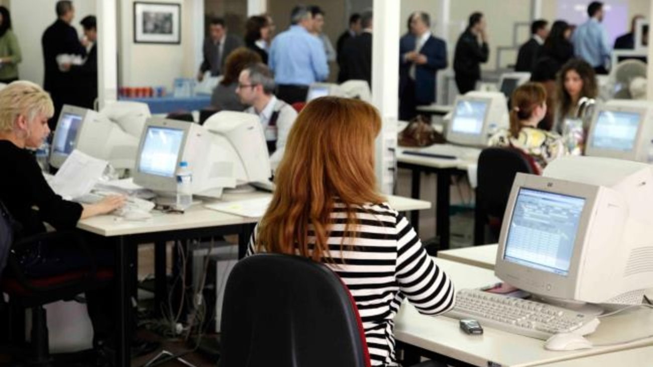 Διαφορετικών ταχυτήτων οι μισθοί σε ιδιωτικό τομέα και Δημόσιο – Συγκριτικά στοιχεία