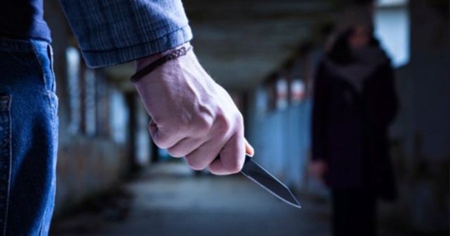 Άγνωστος επιτίθεται σε μαθητές με αιχμηρό αντικείμενο