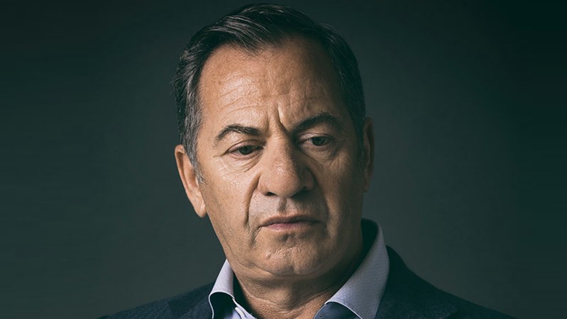 Ο ομογενής που δημιούργησε την περιουσία του μέσω εξαγορών εταιρειών τεχνολογίας