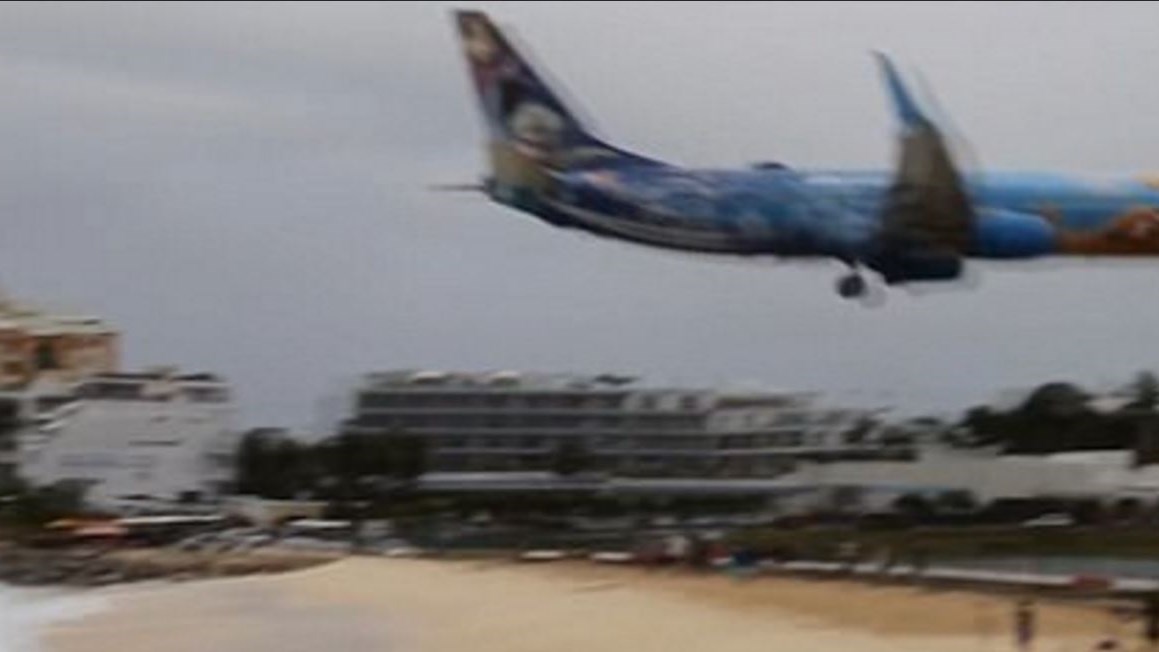 Η τρομακτική προσγείωση αεροσκάφους στην Καραϊβική – ΒΙΝΤΕΟ