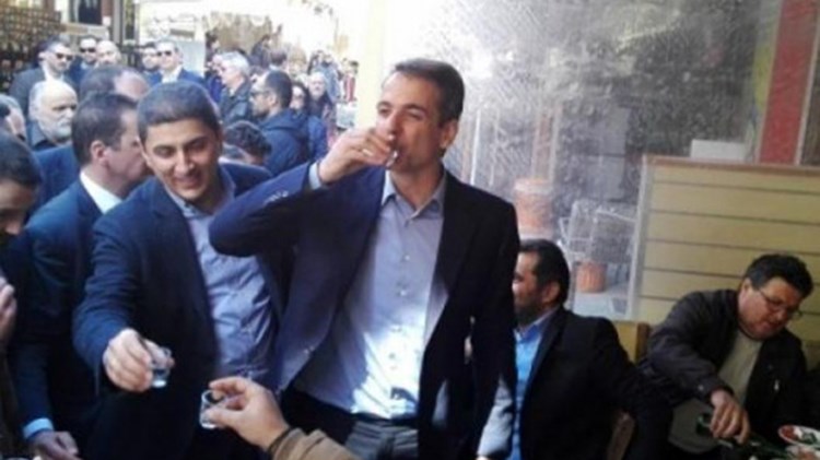 Η μαντινάδα-οδηγός ζωής του Κυριάκου Μητσοτάκη – ΒΙΝΤΕΟ