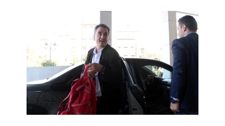 Την Παρασκευή η τηλεδιάσκεψη Τσακαλώτου με δανειστές