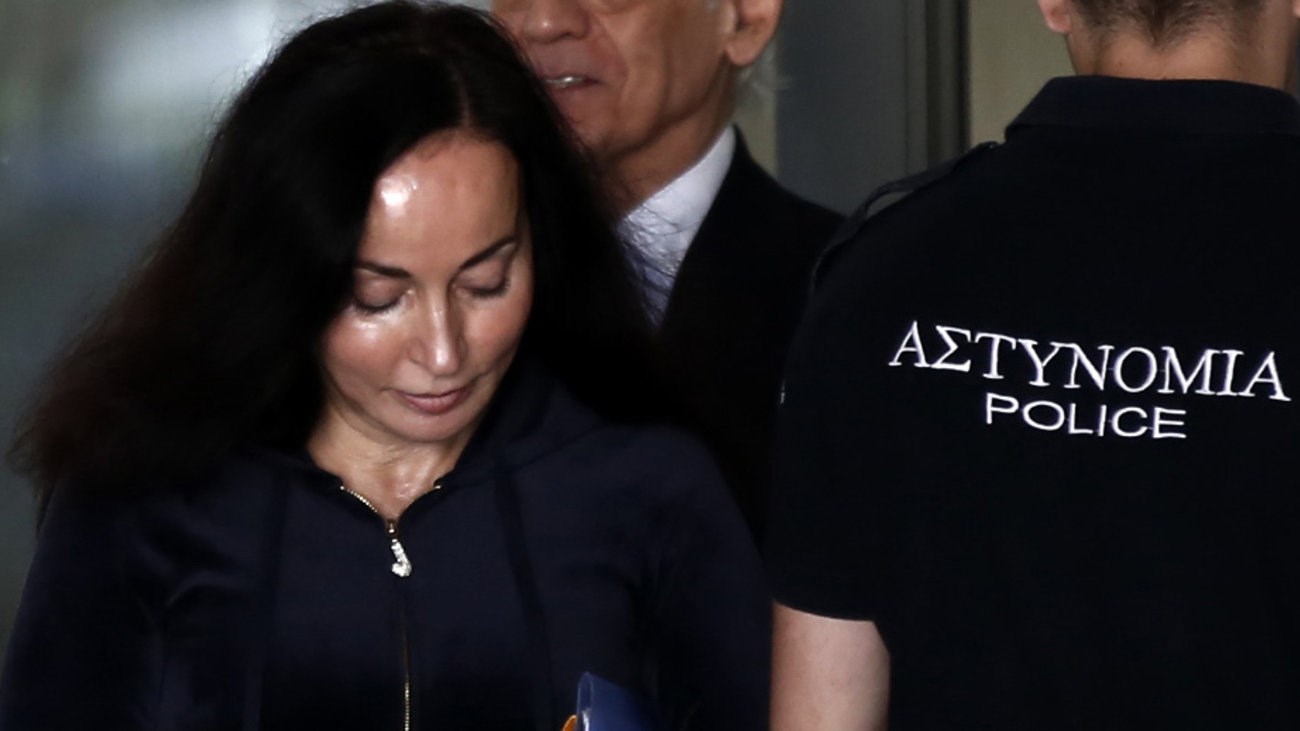 Ξέσπασε σε κλάματα η Βίκυ Σταμάτη στο δικαστήριο